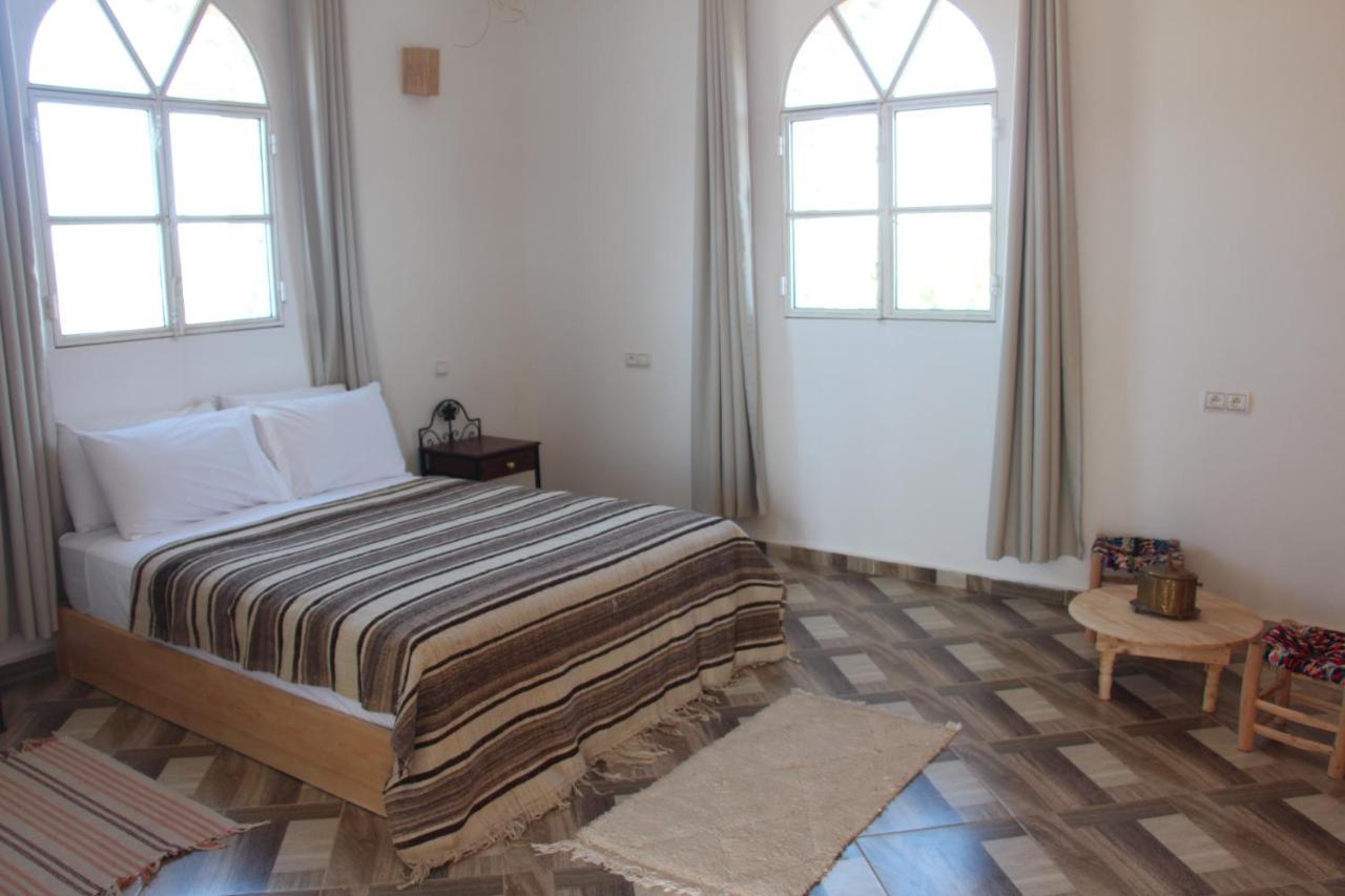 Les Jardins Fleuris Bed & Breakfast Есувейра Екстериор снимка