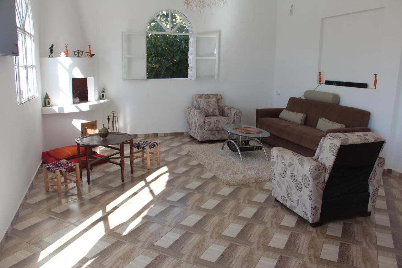 Les Jardins Fleuris Bed & Breakfast Есувейра Екстериор снимка